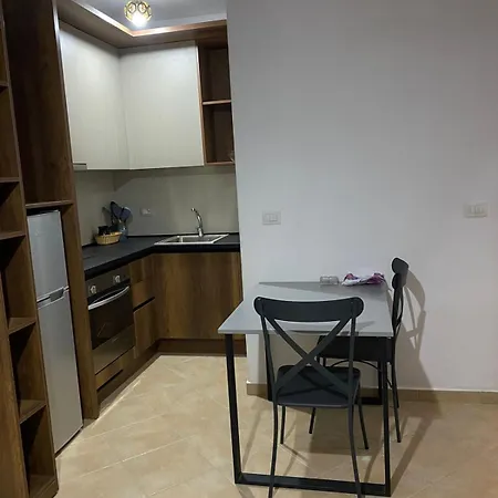 Apartman Jepet Ne Plazhin E Vjeter Vlora
